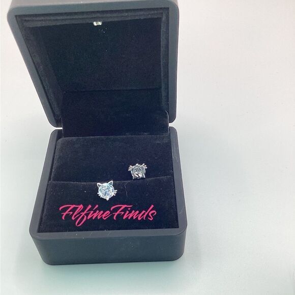 💎🐈Sterling Silver CZ Diamond Stud Cat Earrings🐈💎 - Picture 8 of 17